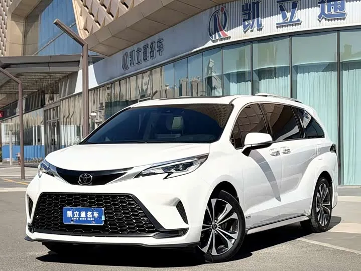 Toyota Granvia 2024 из Китая — купить под ключ