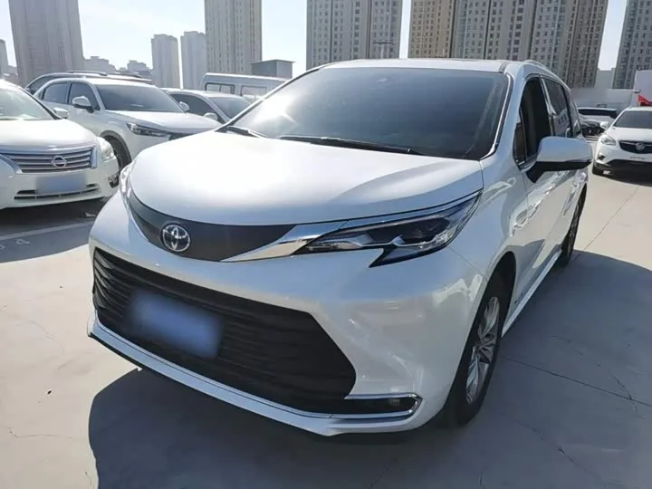 Toyota Sienna 2023 из Китая — купить под ключ