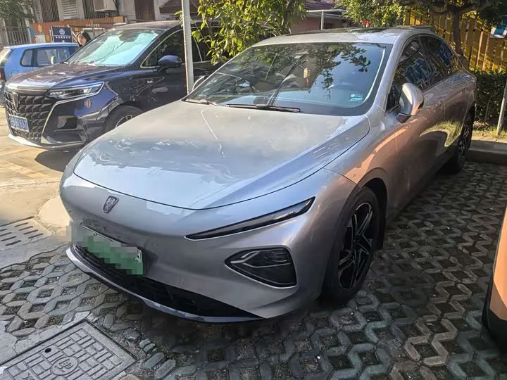 Roewe D7 2023 из Китая — купить под ключ