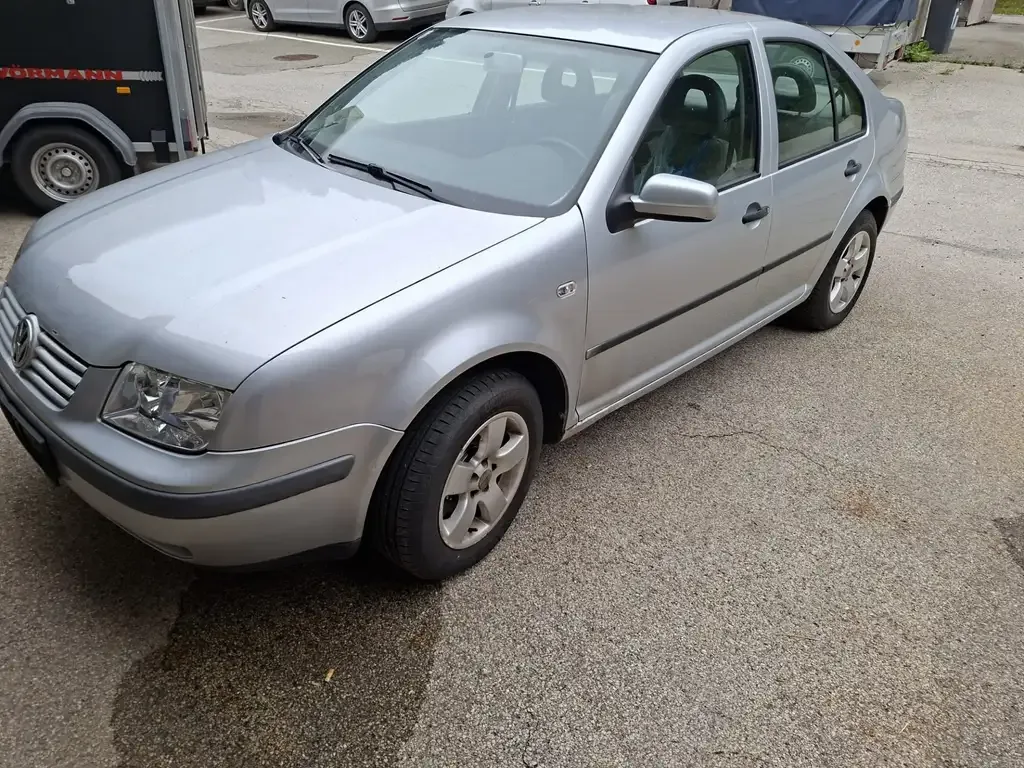 Volkswagen Bora 2001 из Европы — купить под ключ