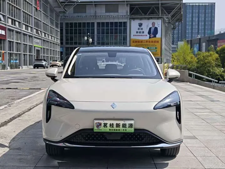 Baojun E6 2026 из Китая — купить под ключ