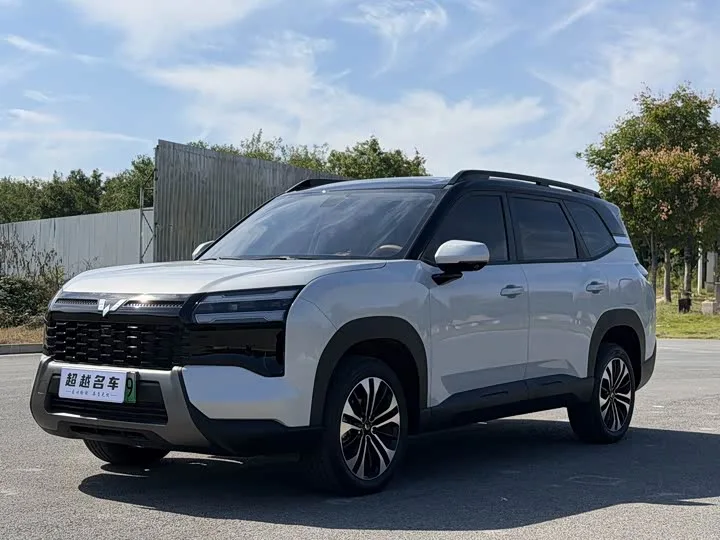 Wuling Starlight 560 Hybrid/EV 2026 из Китая — купить под ключ