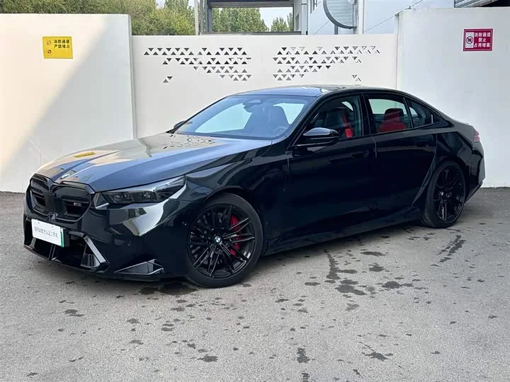BMW M5 Hybrid 2025 из Китая — купить под ключ