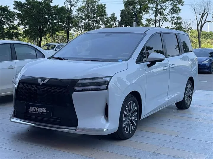 Wuling Starlight 730 2026 из Китая — купить под ключ