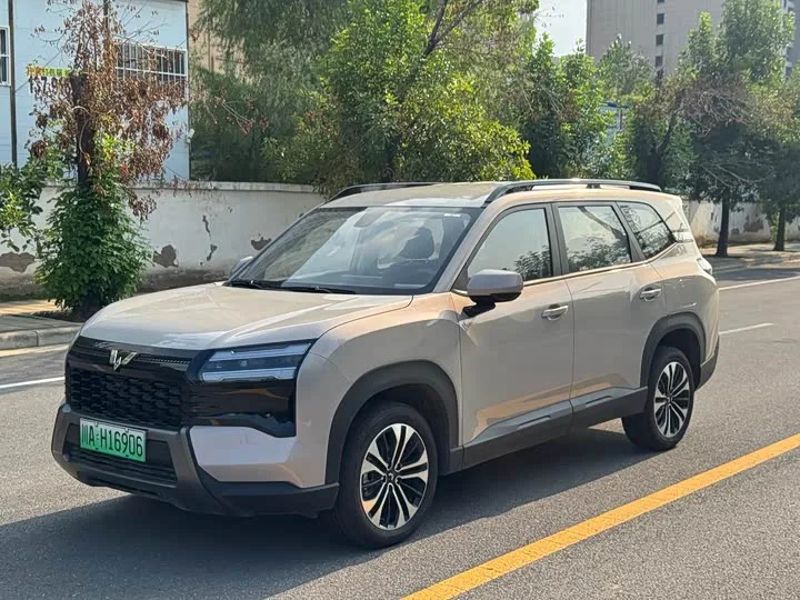 Wuling Starlight 560 Hybrid/EV 2026 из Китая — купить под ключ