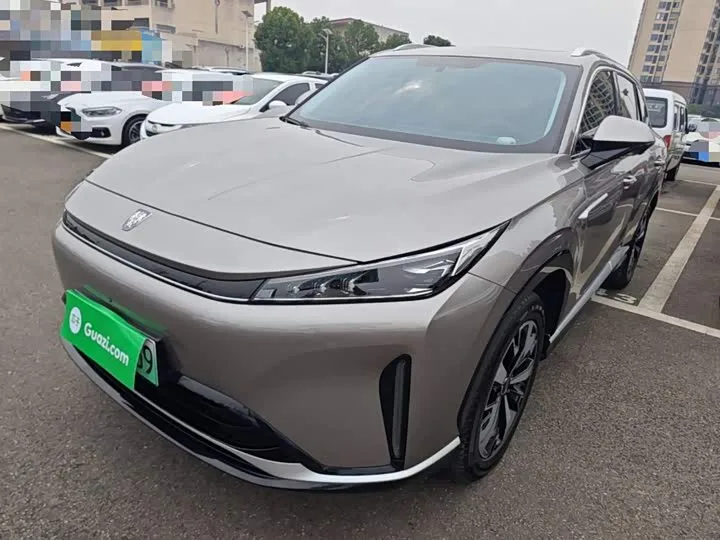 Roewe D5X DMH 2024 из Китая — купить под ключ