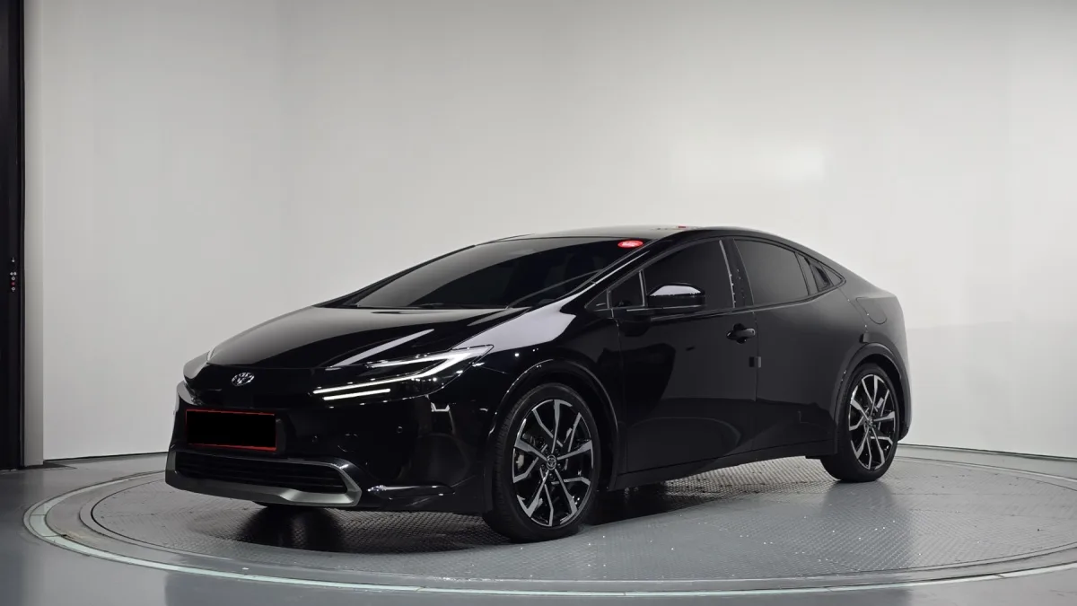 Toyota Prius 2023 из Кореи — купить под ключ