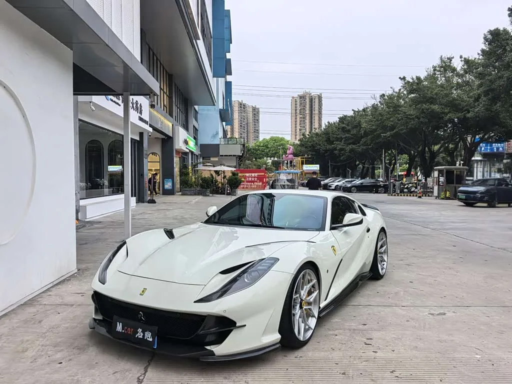 Ferrari 812 2018 из Китая — купить под ключ