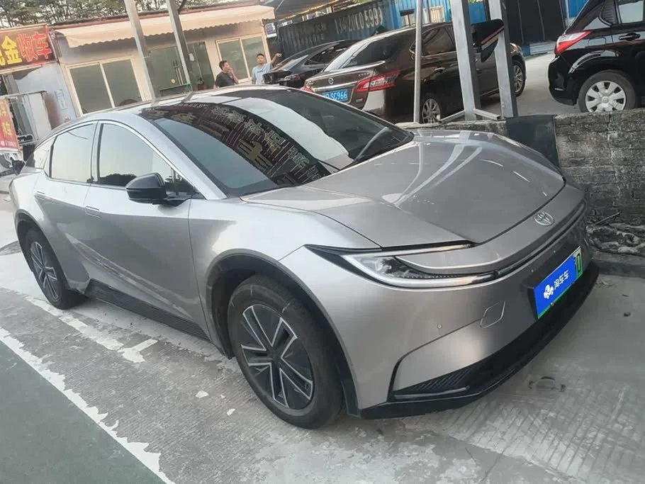Toyota bZ5 2025 из Китая — купить под ключ
