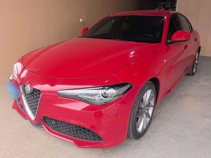Alfa Romeo Giulia 2023 из Китая — купить под ключ