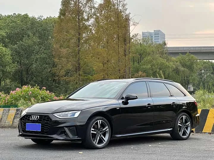 Audi A4 2022 из Китая — купить под ключ