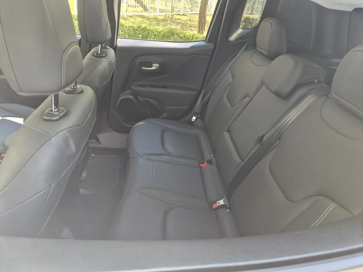 Jeep Renegade 2015 из Кореи — купить под ключ