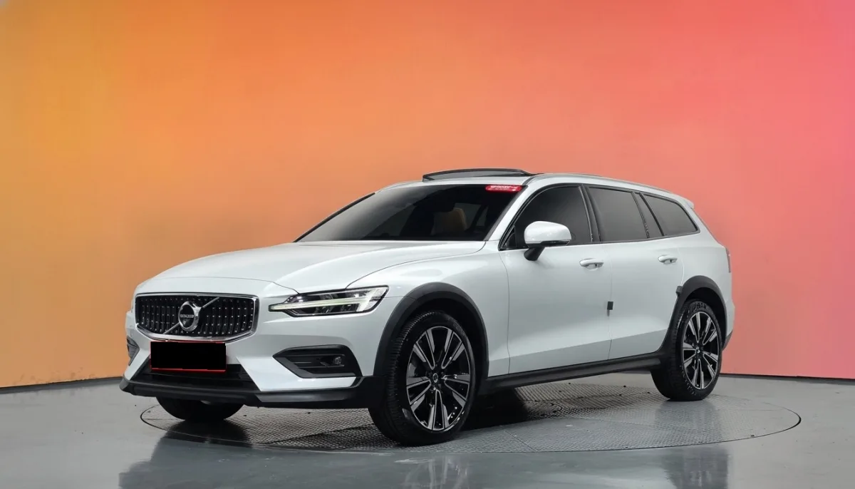 Volvo V60 2022 из Кореи — купить под ключ