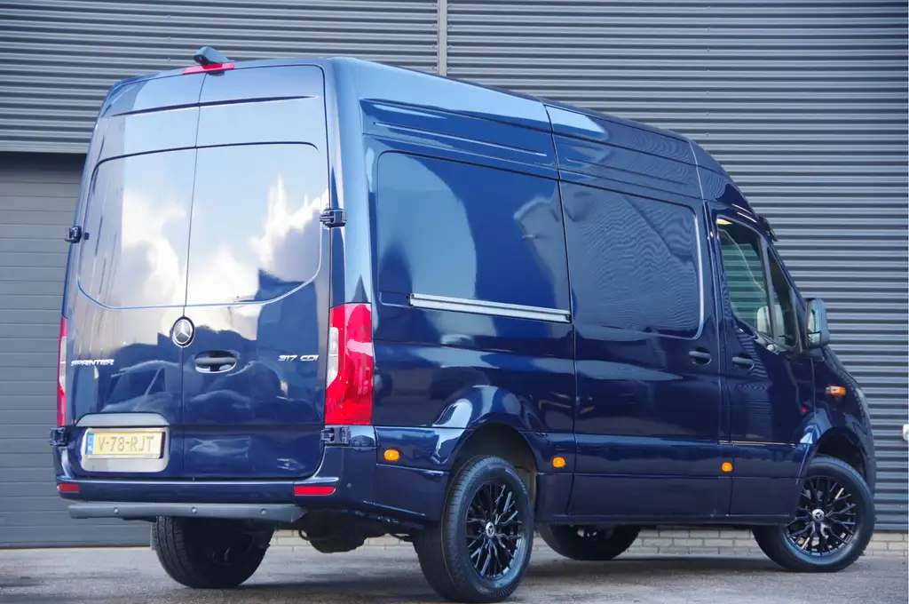 Mercedes-Benz Sprinter 2024 из Европы — купить под ключ