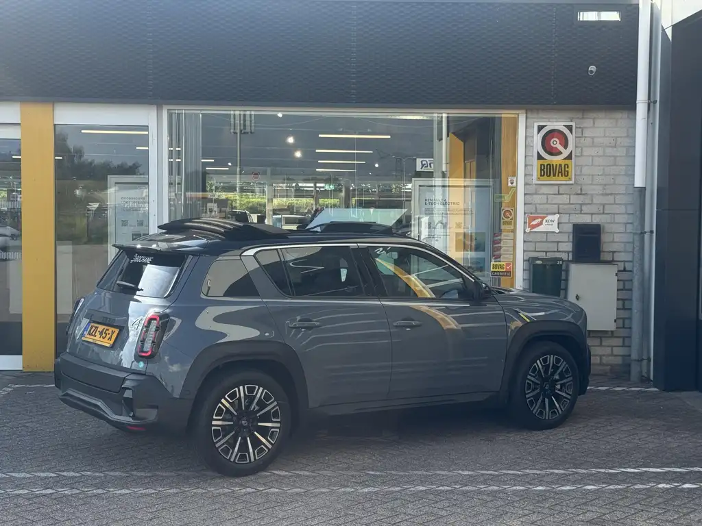 Renault R 4 2026 из Европы — купить под ключ