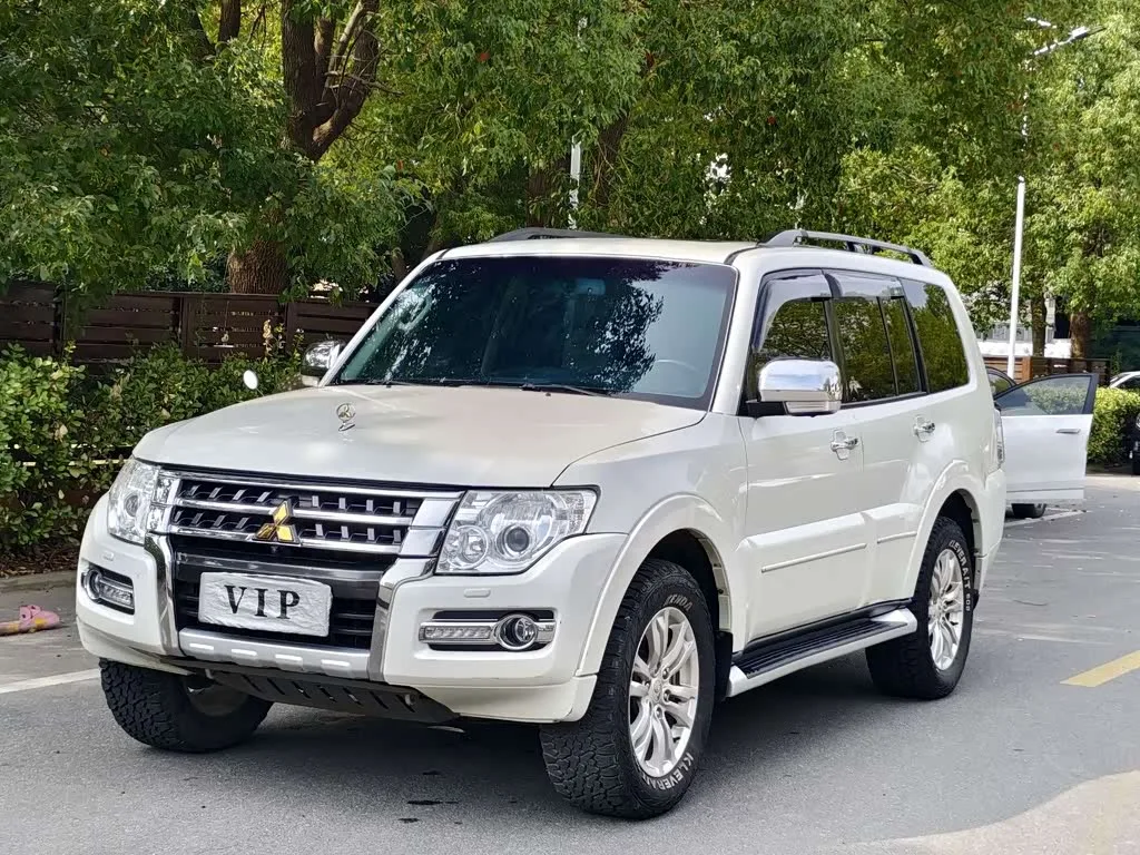 Mitsubishi Pajero 2019 из Китая — купить под ключ