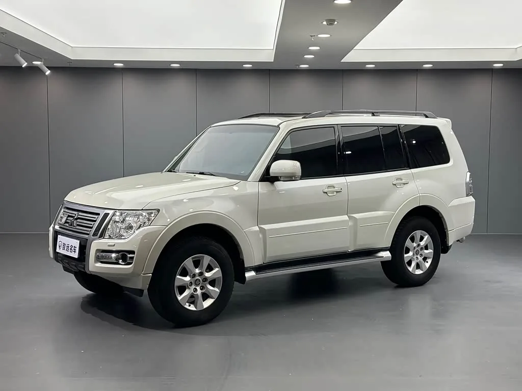 Mitsubishi Pajero 2018 из Китая — купить под ключ