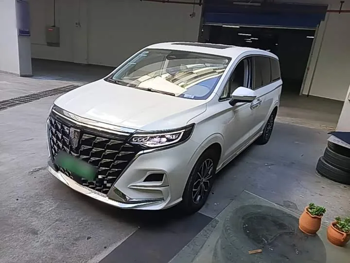 Roewe iMax 8 EV 2025 из Китая — купить под ключ
