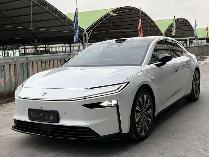 Toyota bZ7 2026 из Китая — купить под ключ
