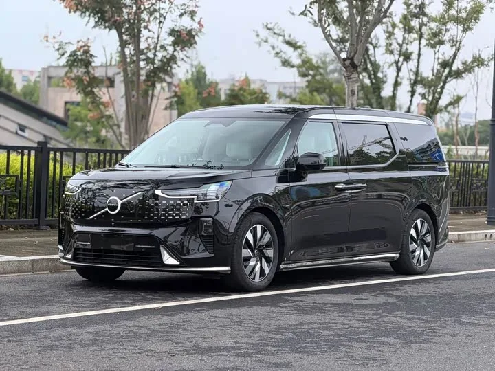 Volvo EM90 2025 из Китая — купить под ключ