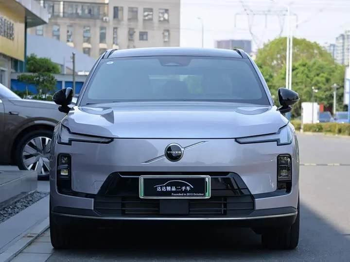 Volvo XC70 Hybrid 2026 из Китая — купить под ключ
