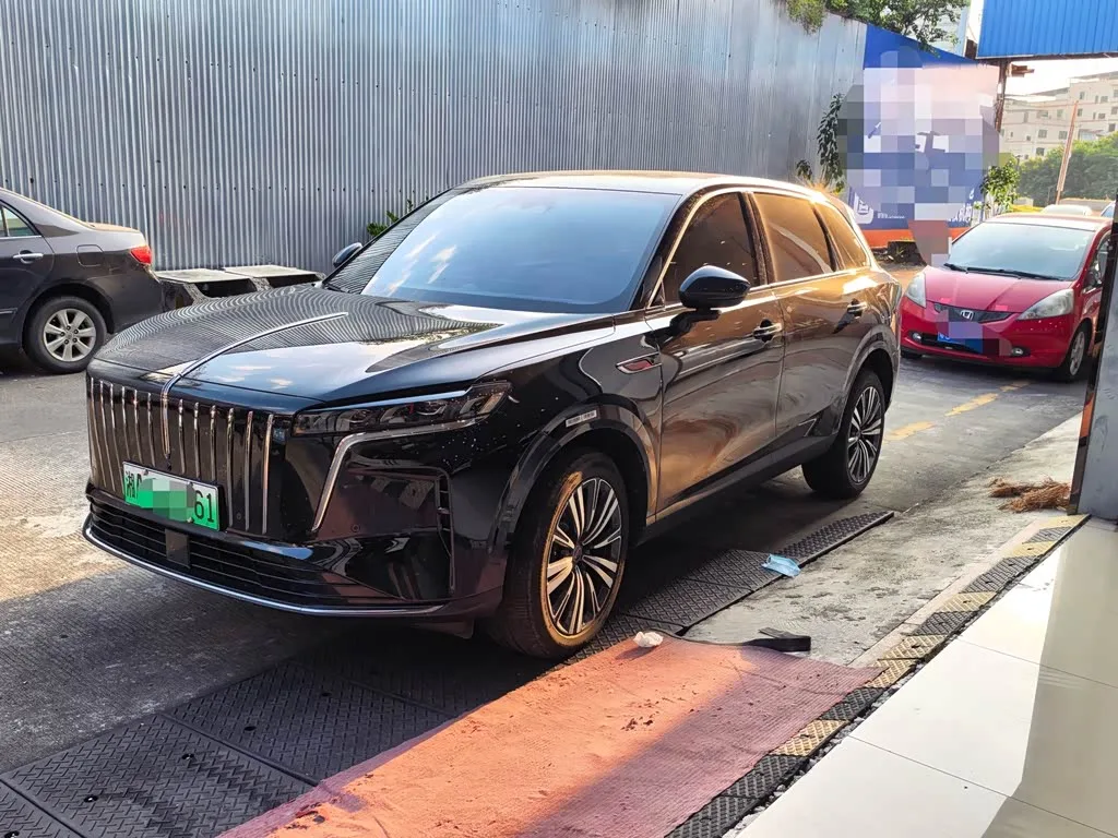 Hongqi HS6 Hybrid 2026 из Китая — купить под ключ