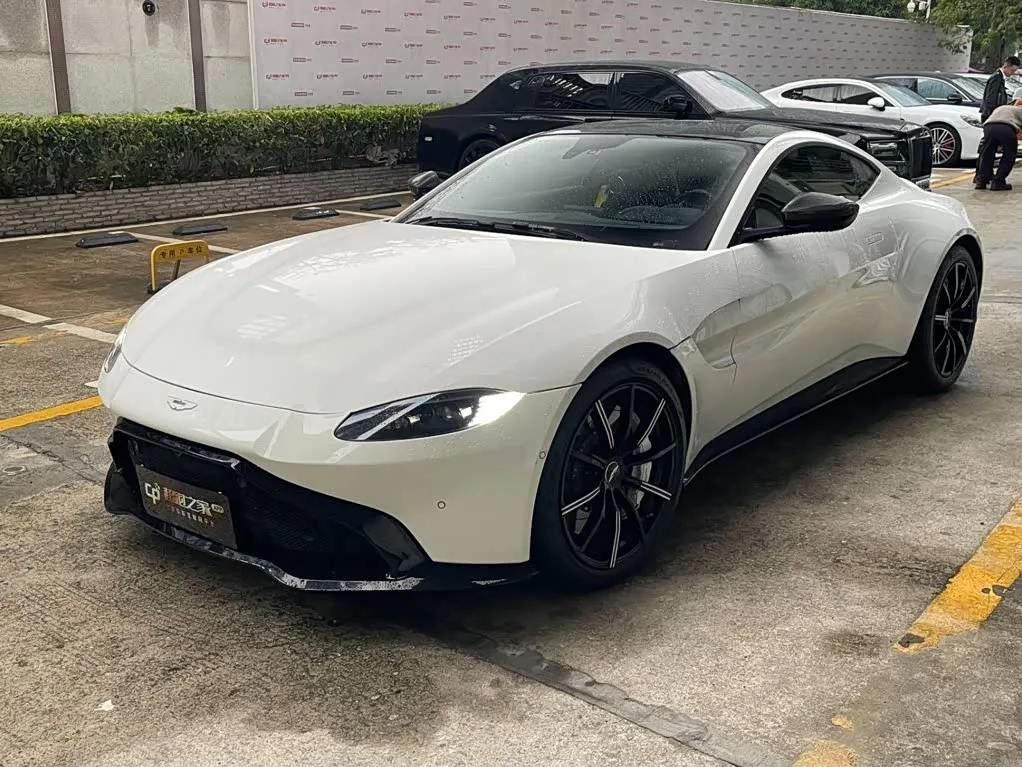 Aston Martin V8 Vantage 2019 из Китая — купить под ключ