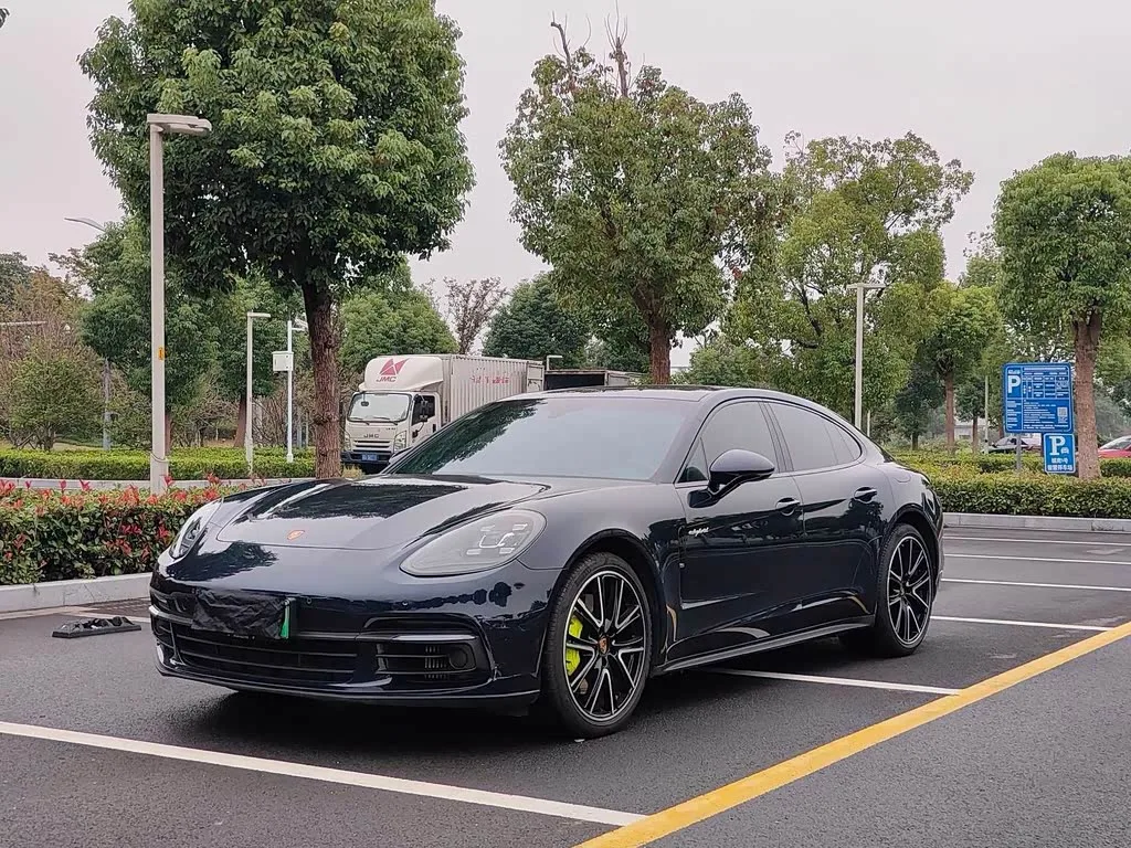 Porsche Panamera Hybrid 2021 из Китая — купить под ключ
