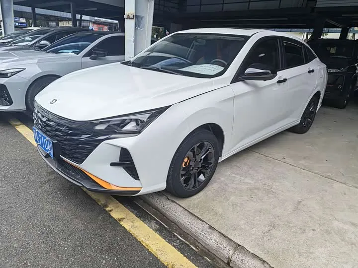 Dongfeng Aeolus Yixuan 2023 из Китая — купить под ключ