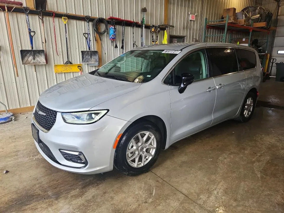 Chrysler Pacifica 2024 из США — купить под ключ