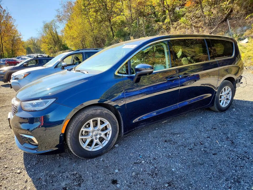 Chrysler Pacifica 2023 из США — купить под ключ