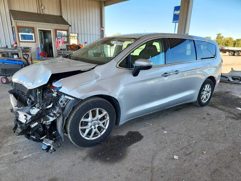 Chrysler Pacifica 2023 из США — купить под ключ