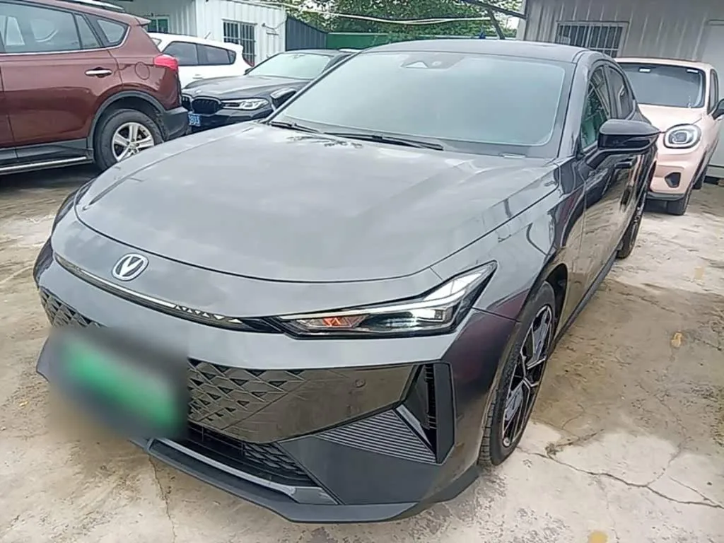 Changan UNI-V Hybrid 2024 из Китая — купить под ключ