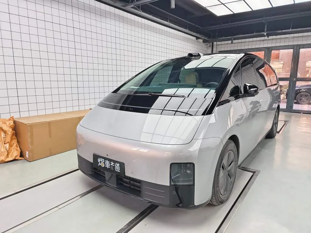 LiXiang Mega 2024 из Китая — купить под ключ