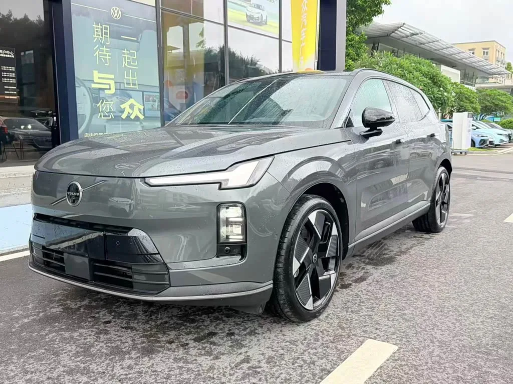 Volvo XC70 Hybrid 2025 из Китая — купить под ключ