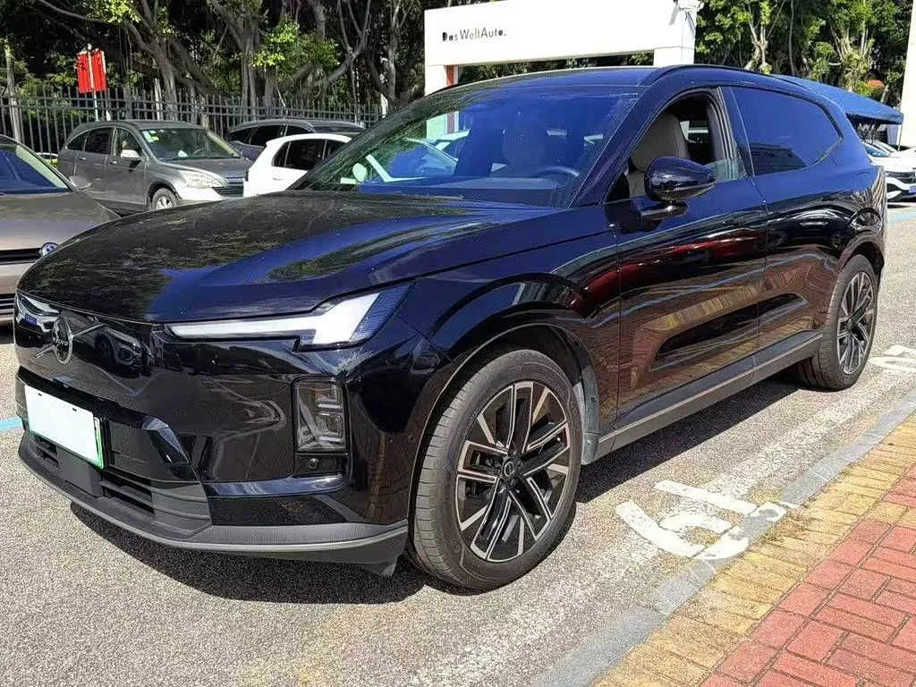Volvo XC70 Hybrid 2025 из Китая — купить под ключ