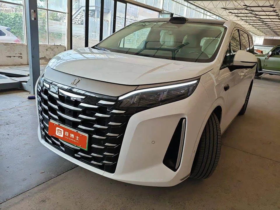 BYD Xia 2025 из Китая — купить под ключ