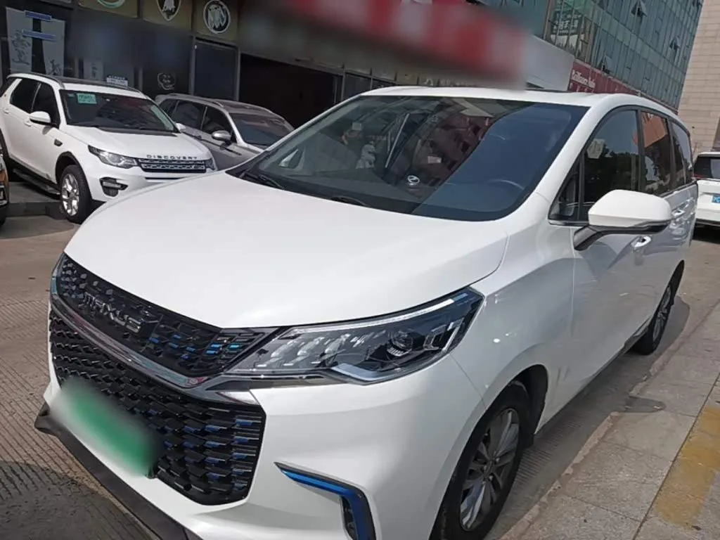 Maxus Euniq 5 2021 из Китая — купить под ключ