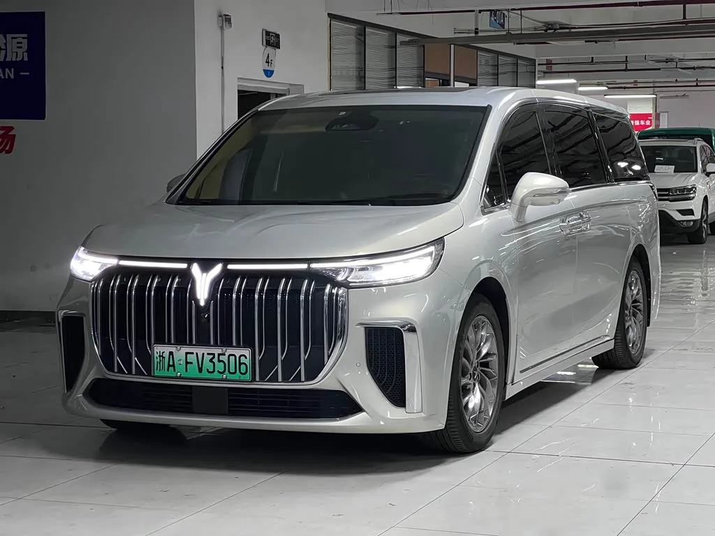 Voyah Dream 2022 из Китая — купить под ключ