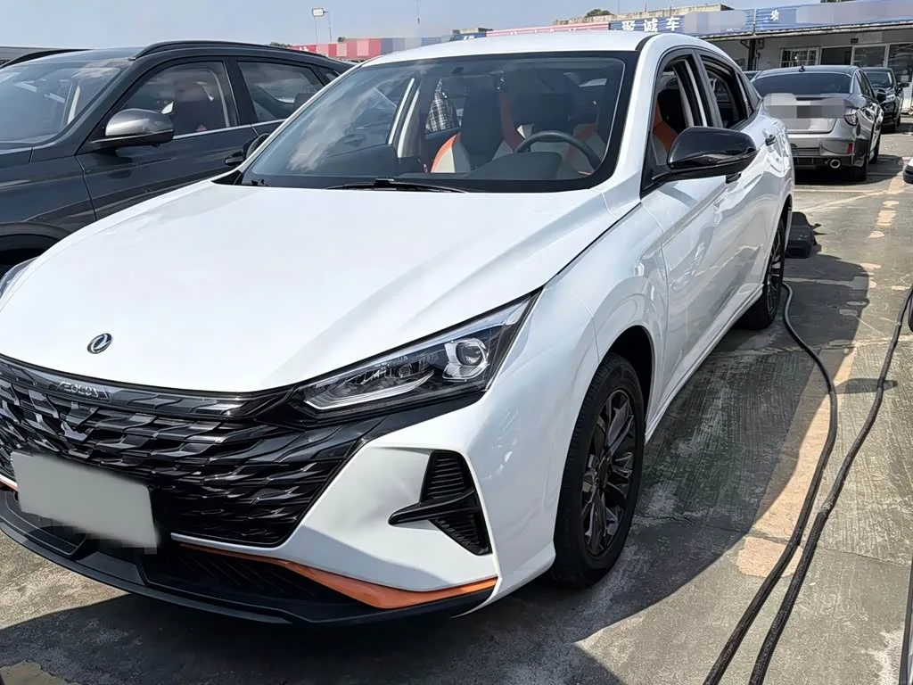 Dongfeng Aeolus Yixuan 2023 из Китая — купить под ключ