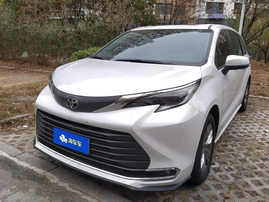 Toyota Sienna 2025 из Китая — купить под ключ
