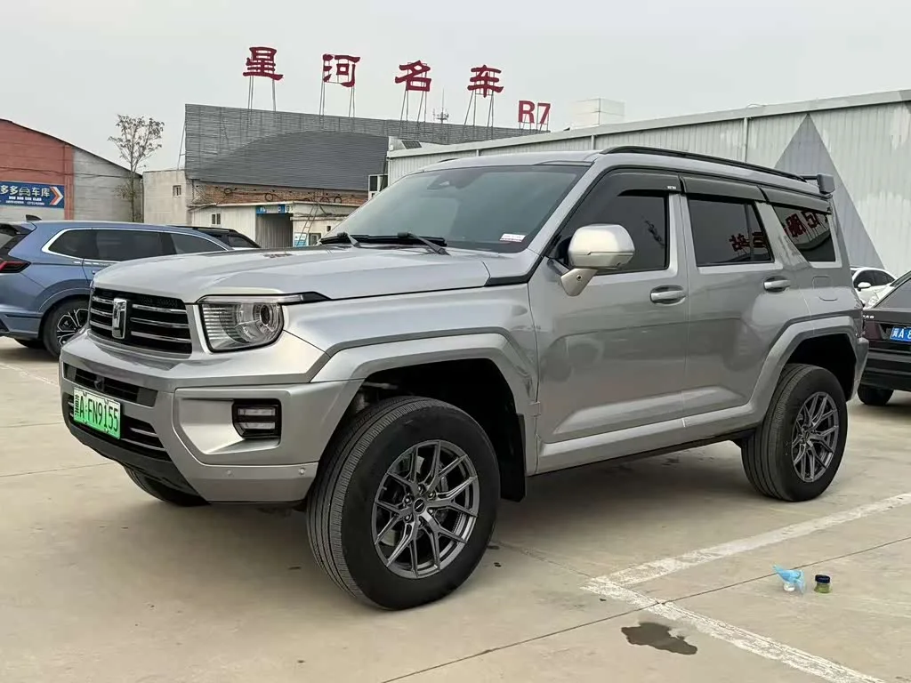 Tank 700 Hybrid 2025 из Китая — купить под ключ
