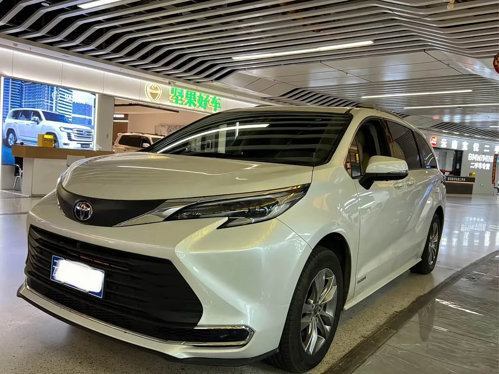 Toyota Sienna 2024 из Китая — купить под ключ