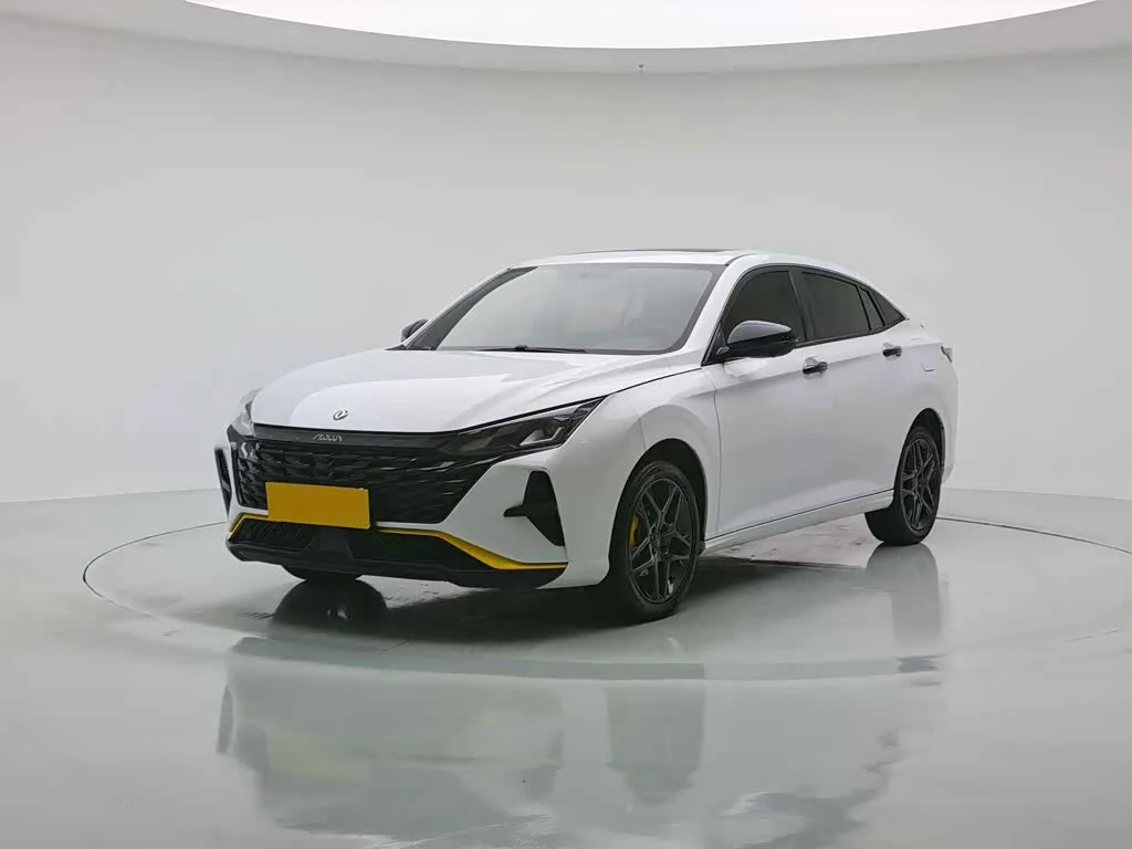 Dongfeng Aeolus Yixuan 2022 из Китая — купить под ключ