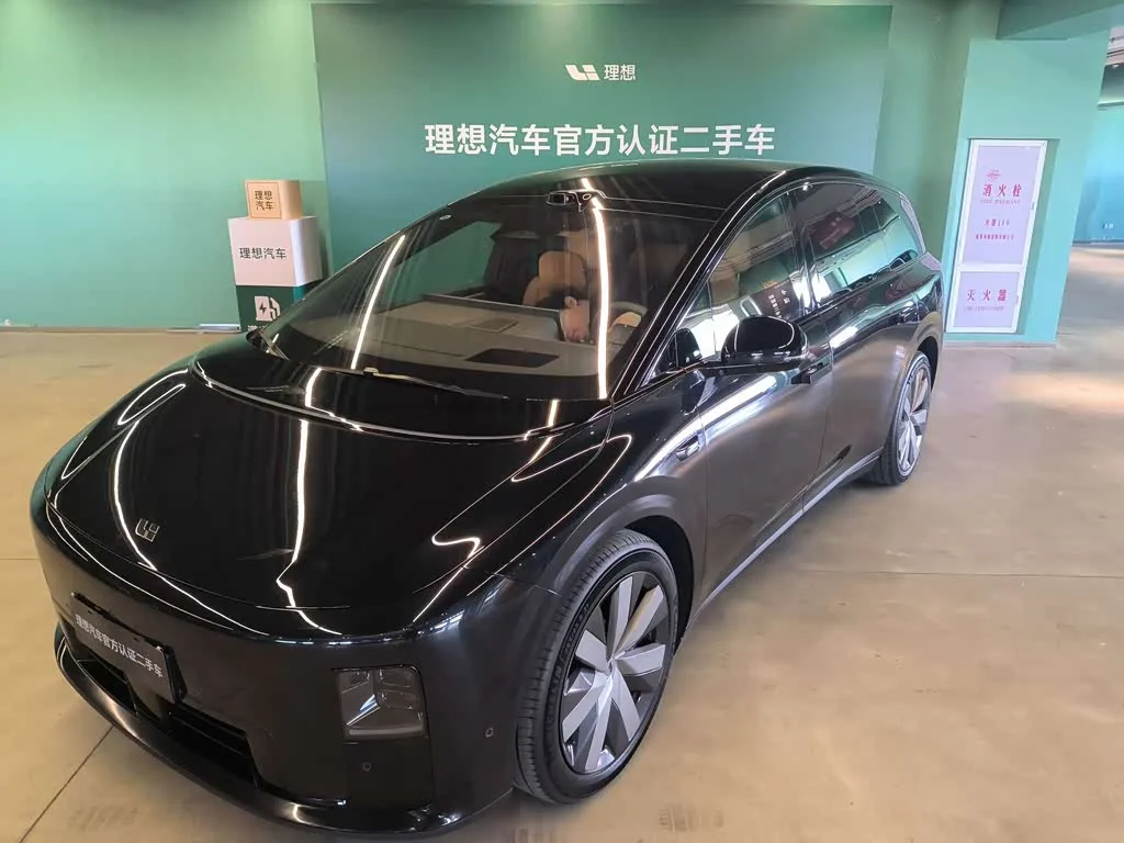 LiXiang i8 2025 из Китая — купить под ключ