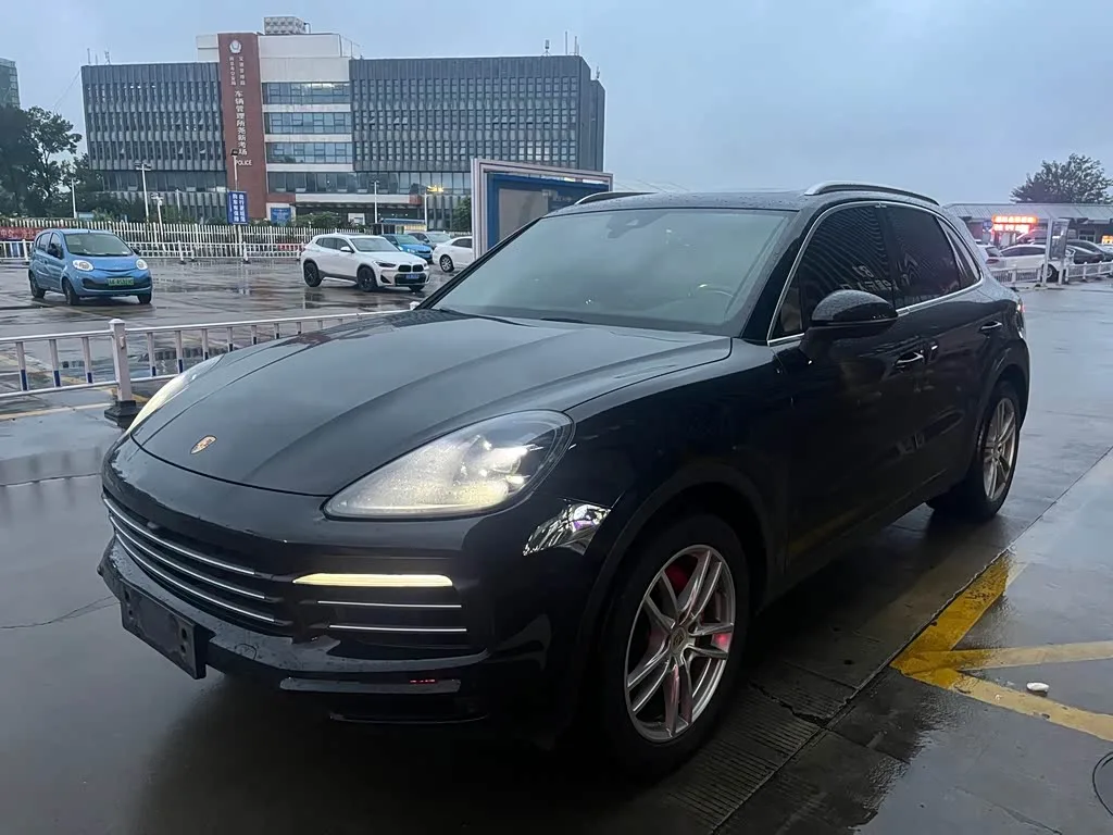 Porsche Cayenne 2020 из Китая — купить под ключ