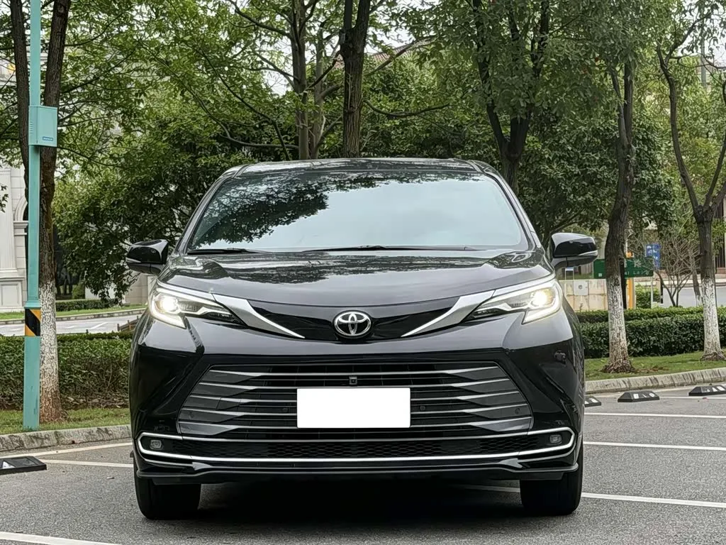 Toyota Sienna 2026 из Китая — купить под ключ