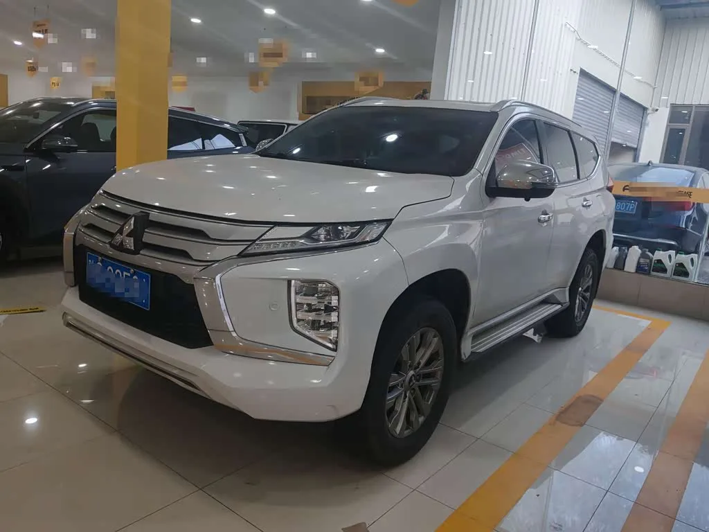 Mitsubishi Pajero 2020 из Китая — купить под ключ
