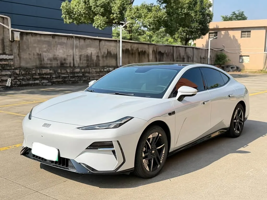 Geely Galaxy E8 2024 из Китая — купить под ключ