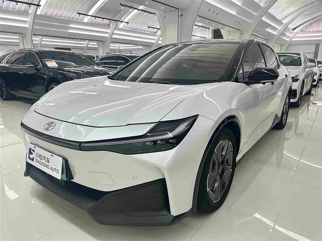 Toyota bZ3 2024 из Китая — купить под ключ